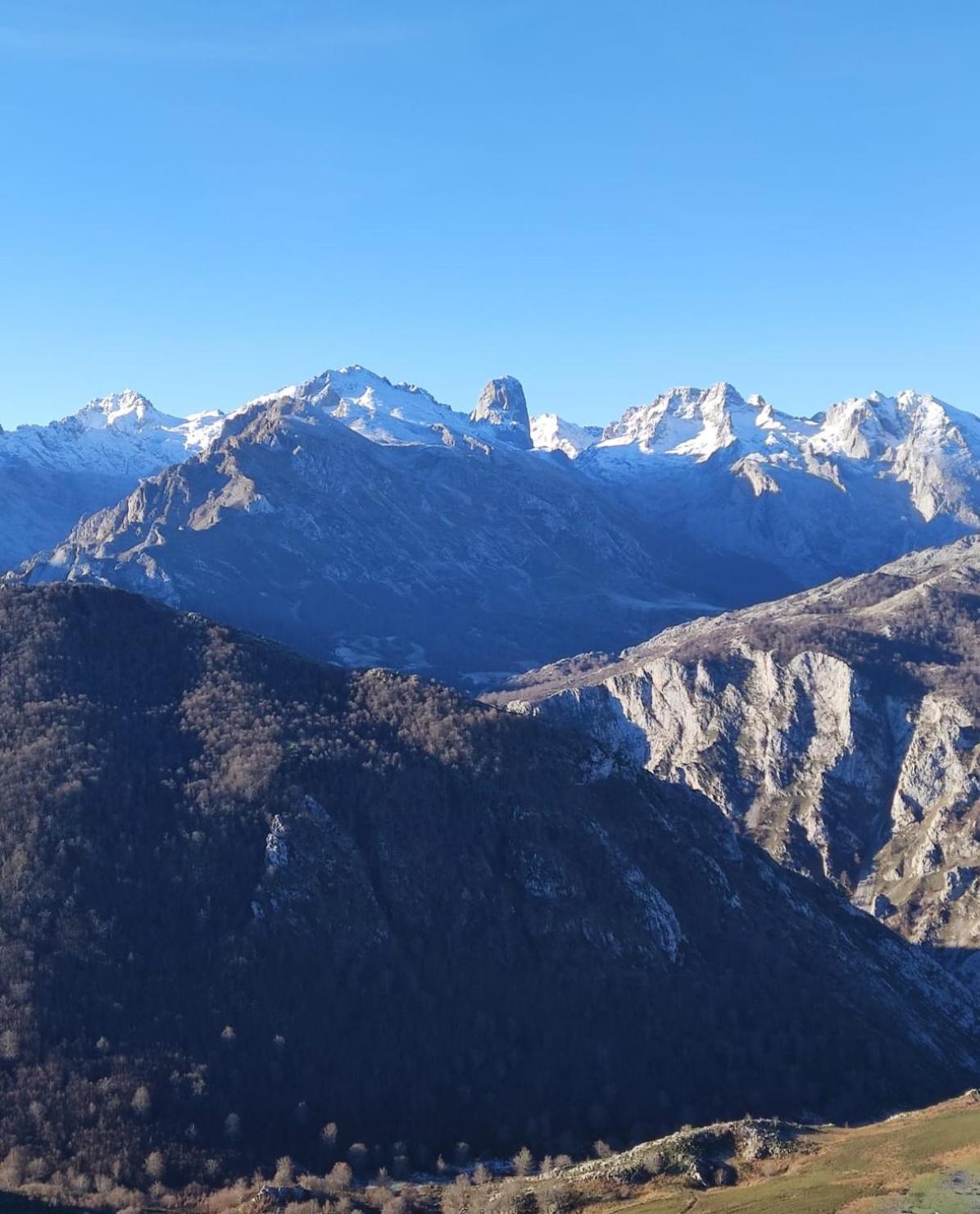 La Casina De Tielve De Cabrales Dentro Del Parque Nacional Picos De Europa Exterior foto