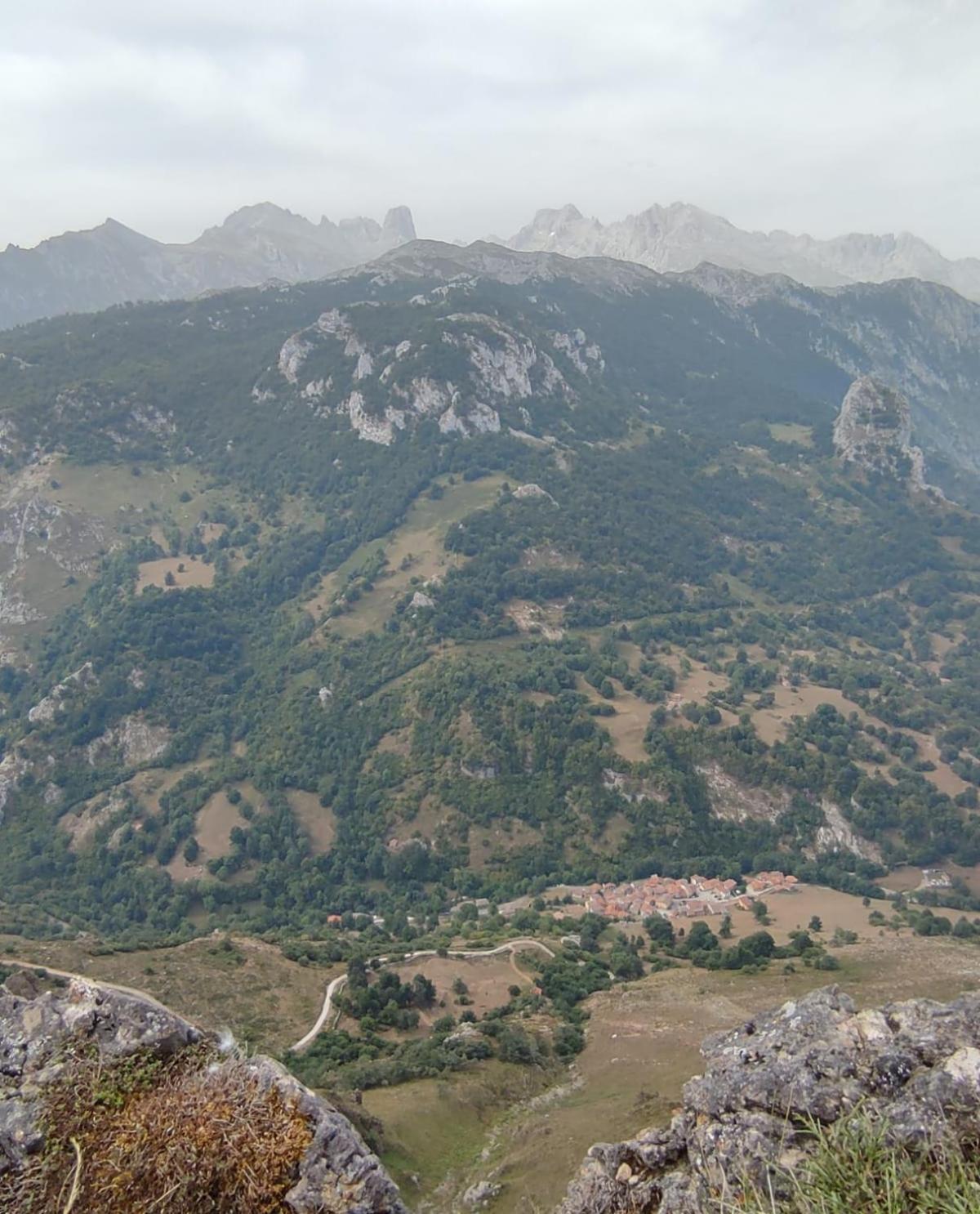 La Casina De Tielve De Cabrales Dentro Del Parque Nacional Picos De Europa Exterior foto